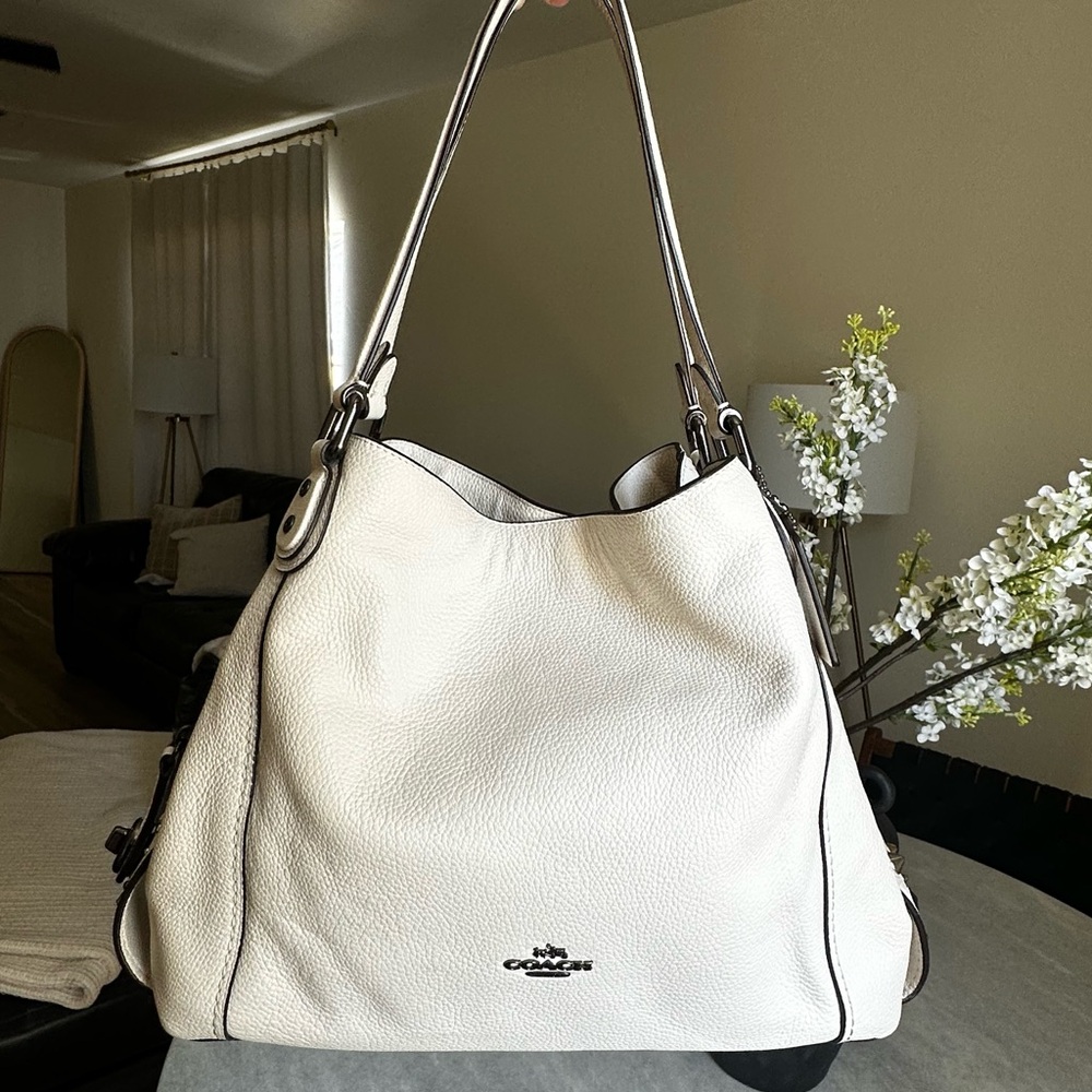 Coach Edie Shoulder Bag 31 in Polished Pebble Leather with Star Rivets✨🤍 SOLD